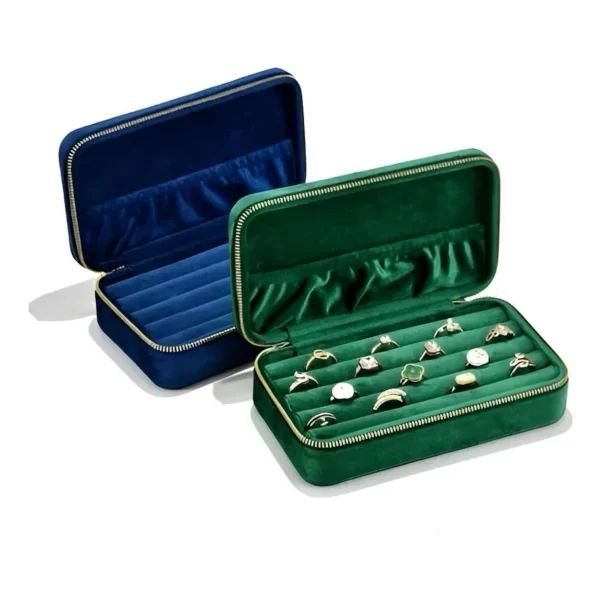 oyero de terciopelo para anillos cerrado en color verd
