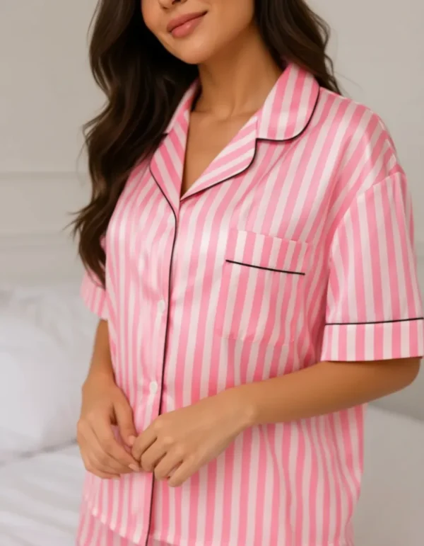 D_NQ_NP_2X_933476-MLA113105915867_062026-F Pijama Satén Rosa Rayas Conjunto